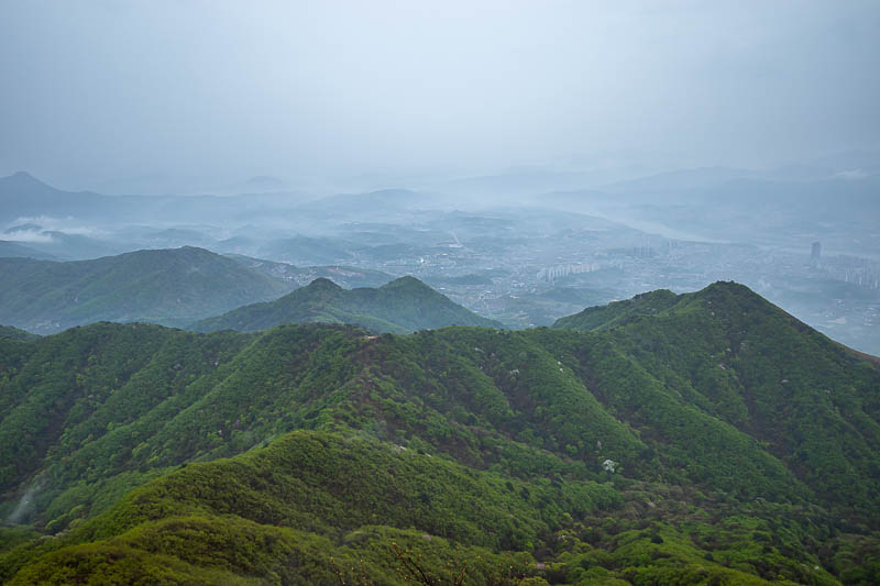 Korea-Seoul-Hiking-Yongmunsan - Another view of foggy valley's.