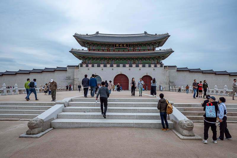 Korea-Seoul-Insadong - Here is the main palace. Last time I was here there was a lot of construction going on at the main gate, now it is all finished.