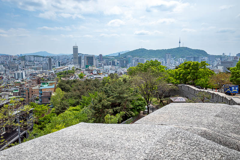 Korea-Seoul-Hyehwa-Naksan - Some more wall.