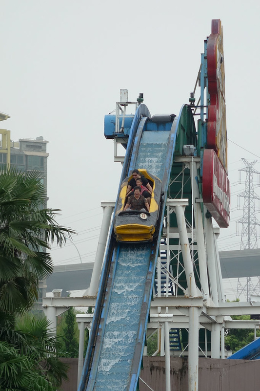 China-Shanghai-Museum-Amusement Park - Most of the rides seem pretty crappy but they are cheap. Unlike 6 flags parks in America, thankfully no one was decapitated, and no one had their feet
