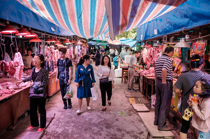 The great loop of China - April 2018 - This is the market area where I got assaulted by a small child.