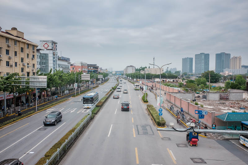 The great loop of China - April 2018 - I got off the subway at Shilong road, which is an elevated monorail, one stop before the Shanghai South main station. It was not an inspiring area, bu