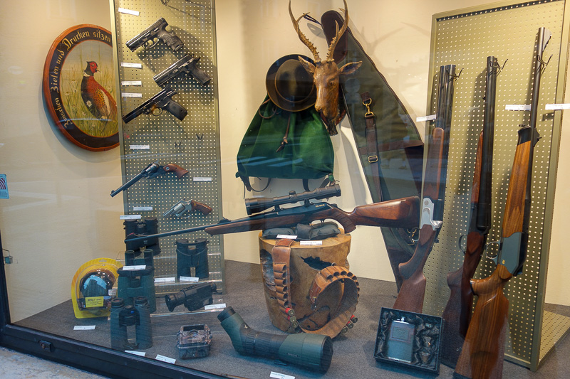 London / Germany / Austria - Work & Holiday - May and June 2016 - Many guns are made in Austria, including those used by the Australian army. I presume these are real guns, and that a smash and grab would be very eas