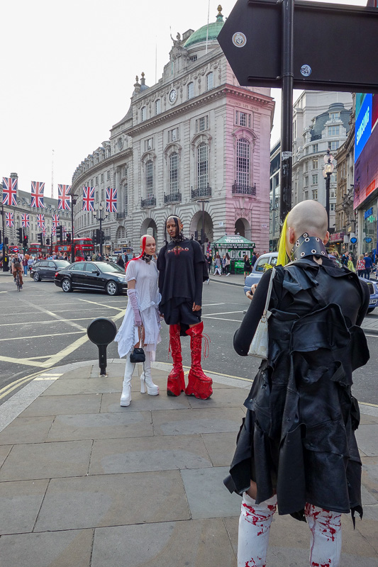 England-London-China Town-Picadilly Circus - There were also some freaks to entertain me.