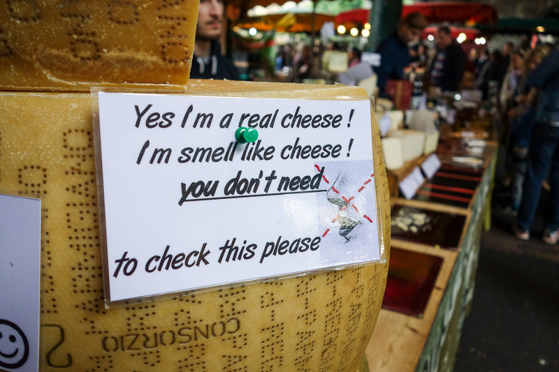 England-London-Tower Bridge-Burrough Market - Then I smelt the cheese.