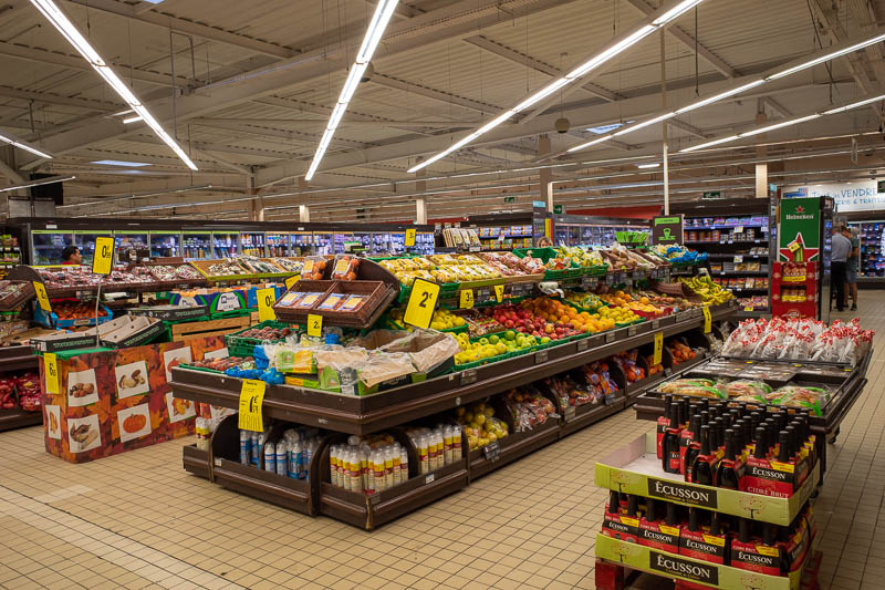 France & England... for work... - Inside, people wander the aisles, wondering how a modern supermarket can exist without air conditioning and with every drinks fridge turned off.