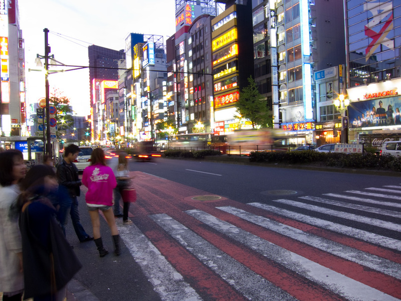 Japan-Tokyo-Shinjuku-Neon - So instead I started taking standard tourist shops of pretty lights.