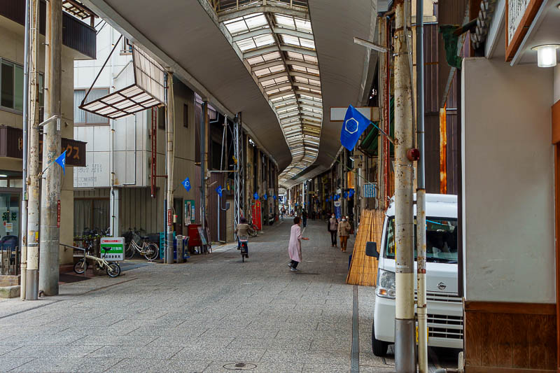 Japan-Castle-Shrine-Onomichi-Fukuyama - Here is the almost completely abandoned part of the shopping street. Some of the shops were actually being used as car parking spaces. The actual shop
