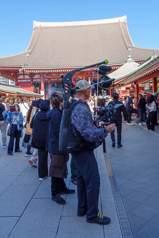 Japan-Tokyo-Ueno-Asakusa-Skytree - This guys is taking his photo game very seriously.