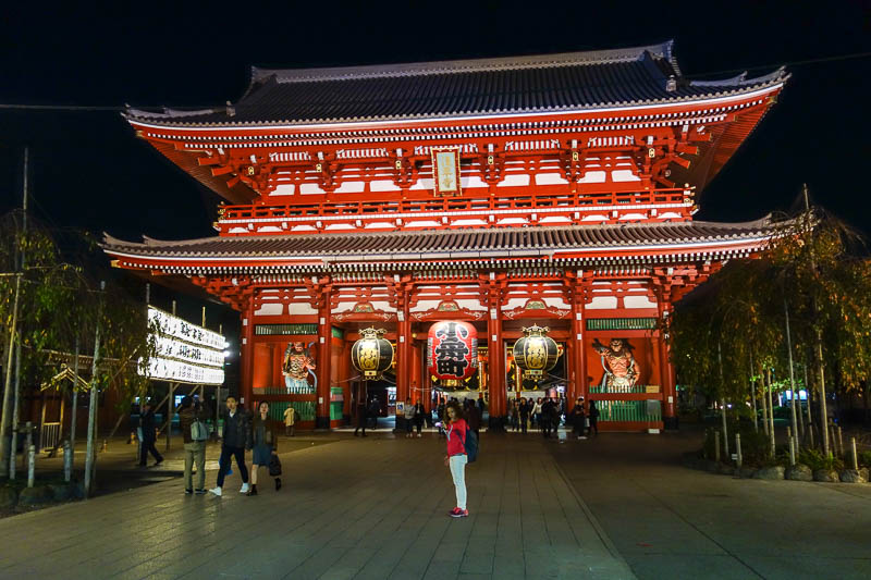 Japan-Tokyo-Asakusa-Shrine-Ramen - The temple, in its night time glory, no one around to enforce the no photos rule.