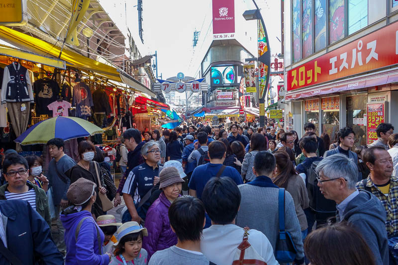 Japan-Tokyo-Ueno-Ameyoko - Still before lunch and the place is now completely packed out. I came back a bit later to find lunch but everywhere had long lines. A familiar story f