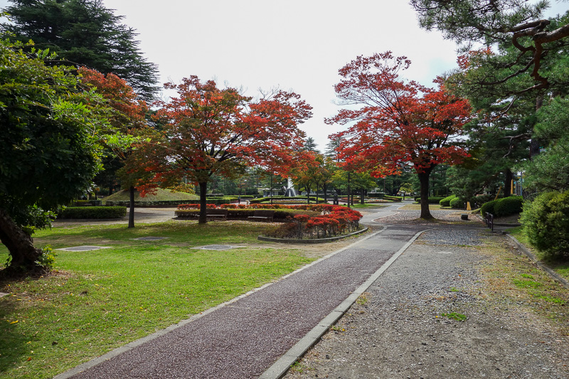 Visiting 9 cities in Japan - Oct and Nov 2016 - Eventually I got to a nice park, which filled up with school children, so I had to leave before I was reported to the police for hanging around school