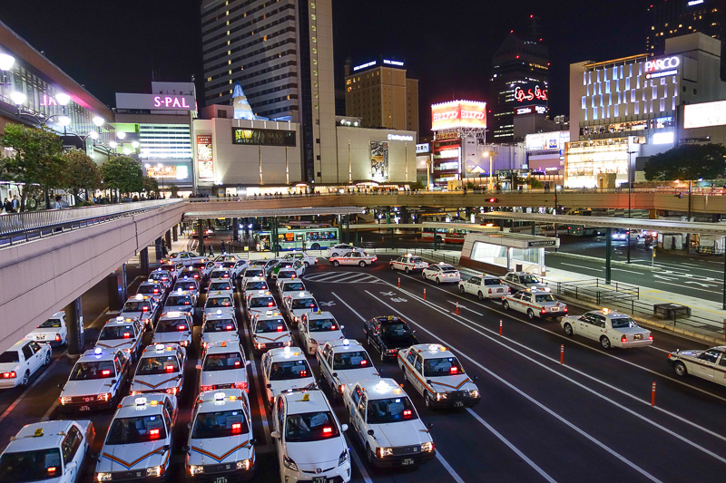 Visiting 9 cities in Japan - Oct and Nov 2016 - Taxis wait in line at the station, I am able to stay away from them by using the complex assortment of pedestrian overpasses.