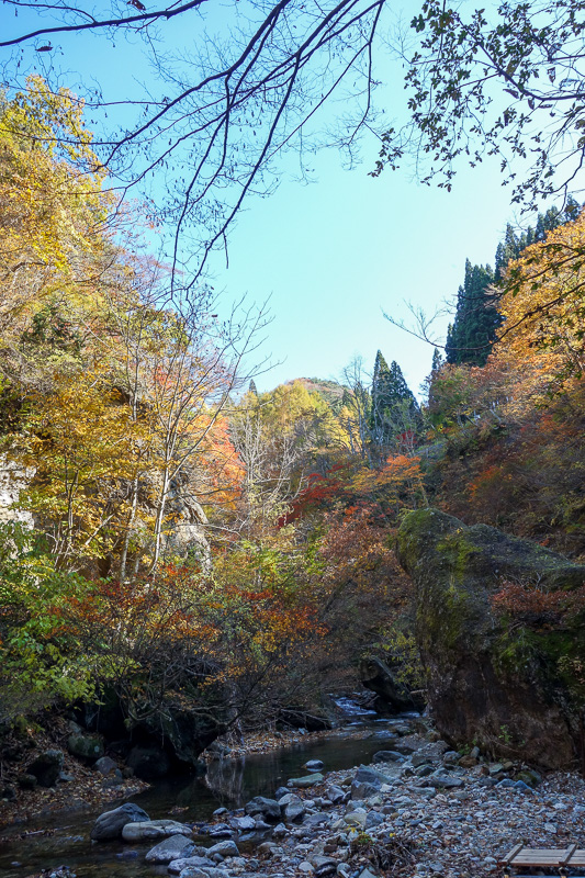 Japan-Sendai-Omoshiroyama-Hiking-Yamadera - Looking back.