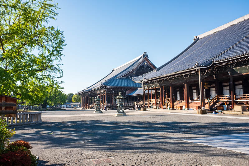 Japan-Kyoto-Osaka-Temple-Shrine - Still quiet here this early.