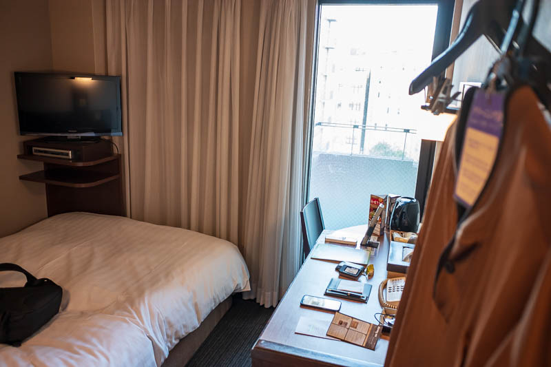Japan-Kyoto-Osaka-Temple-Shrine - And now heres my hotel room in Osaka, its marginally bigger than the one in Kyoto. Fantastic location about 100 metres to Dotonbori. It is a dormy inn