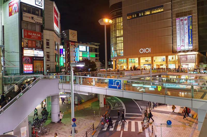 Of course I am back in Japan yet again - Oct and Nov 2018 - And there was just enough time left to snap a photo of the big department stores, I had dinner in the basement. I usually do.