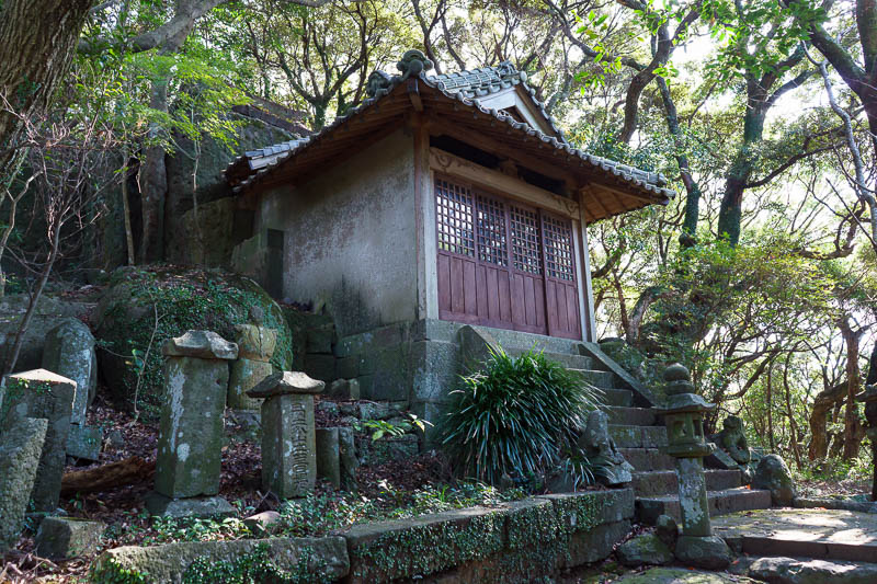 Of course I am back in Japan yet again - Oct and Nov 2018 - And here is the mountain shrine. It did not appear to have anyone looking after it in recent times.