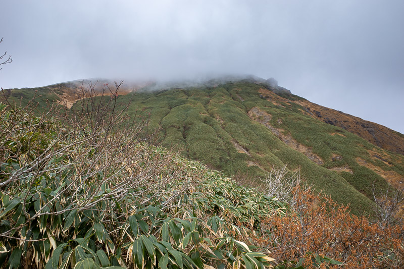 Japan-Hiking-Mount Tanigawa-Doai Station - Now to keep going into the cloud and towards the summit.