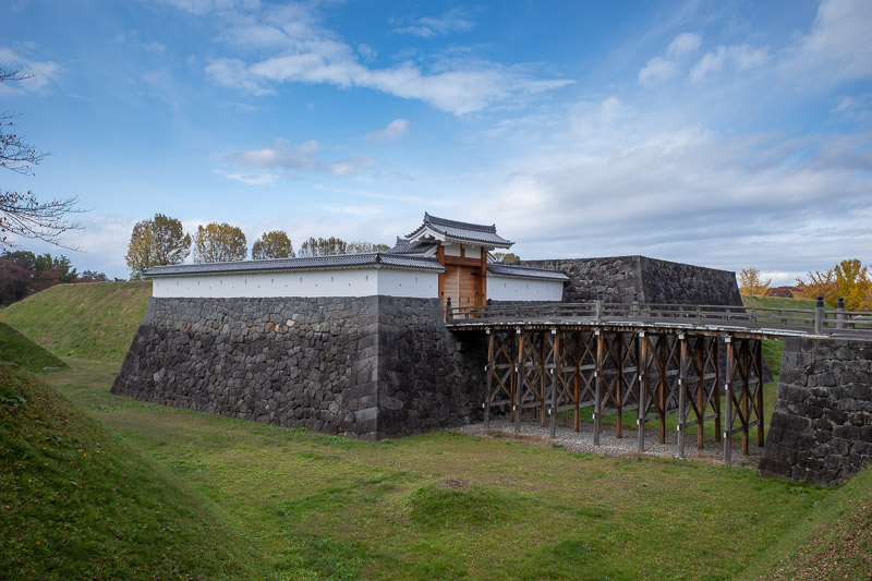 Japan for the 9th time - Oct and Nov 2019 - Hmm, actually here is part of the castle wall, last reconstructed in 1890 something. I am unsure if all the construction going on is for a castle reco