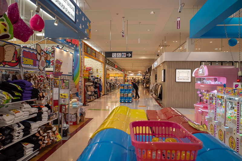 Japan for the 9th time - Oct and Nov 2019 - One side of Aeon town had a factory outlet kind of setup. And a nice ice cream shop that let me order a 200 yen kiddie cup. They were very confused th