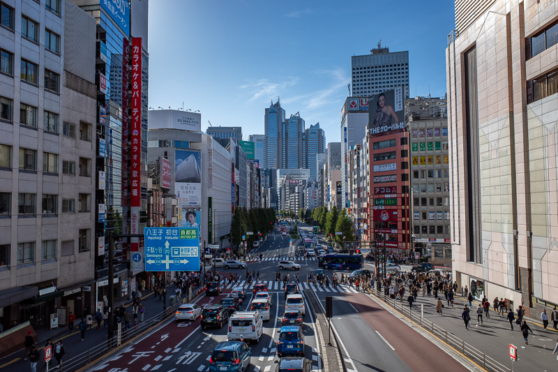 Japan for the 9th time - Oct and Nov 2019 - Final pic of the day, Shinjuku as seen from the station overpass. Nice weather! I wonder if it will remain nice for hiking tomorrow?