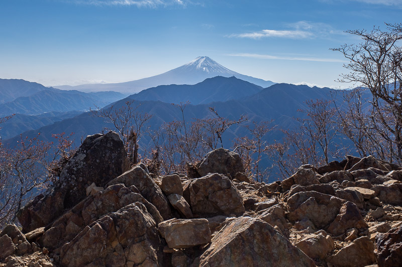 Japan-Tokyo-Hiking-Sasago-Mount Takigoyama - Summit time. Fuji view! Hyperventilate!