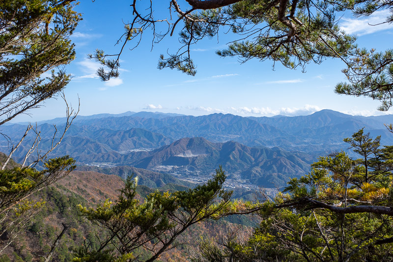 Japan-Tokyo-Hiking-Sasago-Mount Takigoyama - Another view up the valley.