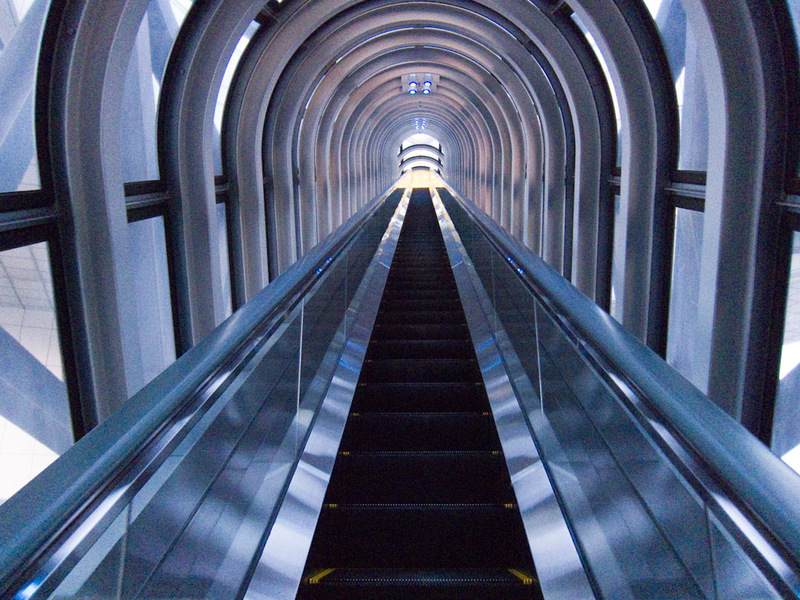 Japan-Osaka-Omurice-Umeda Sky - Ascending through the escalator, if you are a massive tight ass I think you can go up here and go back down again without paying.