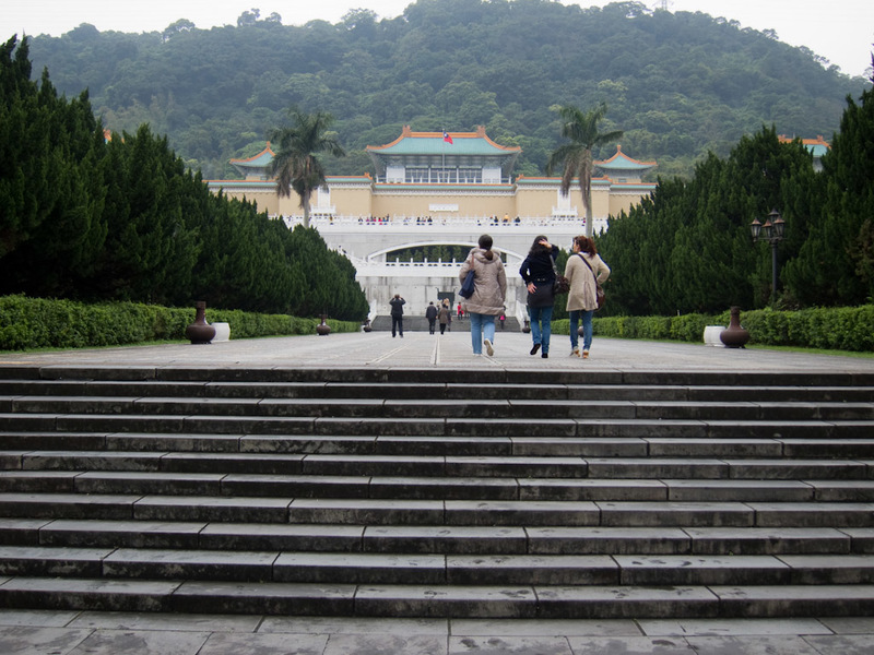 Taiwan-Taipei-National Palace-Museum - Its quite a modern building, but still pretty impressive