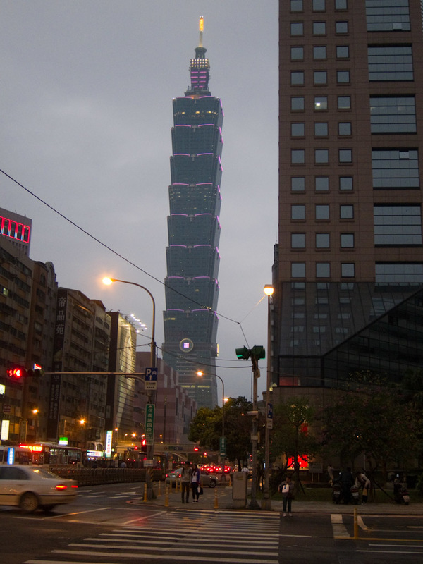 Taiwan-Taipei-Architecture-Taipei 101 - Making sure I kept my bearings in relation to a landmark.