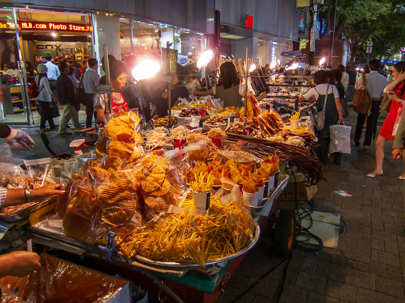 Korea-Seoul-Yongsan-Itaewon-Tacos - At night they fill the middle of each street with street food stalls such as this. Mainly deep fried things on sticks like Taiwan, but a bit less terr