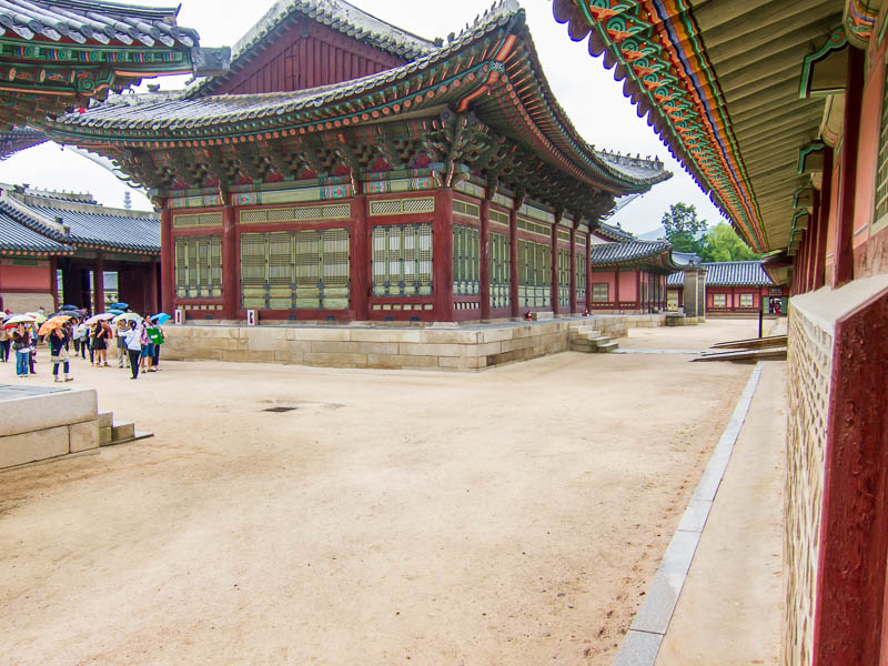 Korea-Seoul-Gyeonbok-Palace-Pho - Random courtyard, the gravel made way for lawns as you got further into the compound.
