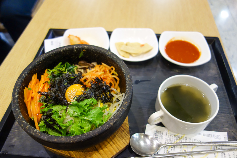 Korea again - Incheon - Daegu - Busan - Gwangju - Seoul - 2015 - I was starving, the nearest food was the usual, I wanted something close so I could hurry back to look at my cool photos and upload them!