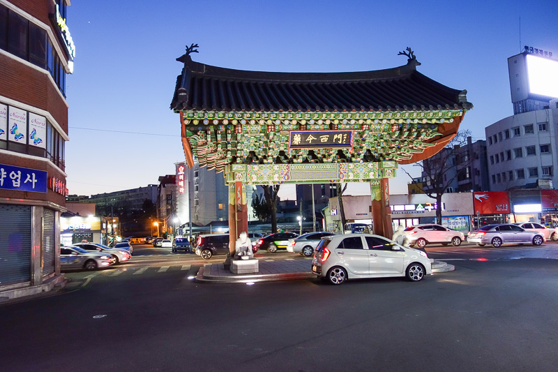 Korea-Daegu-Monorail - Random gate, nice rims on that sik daewoo.