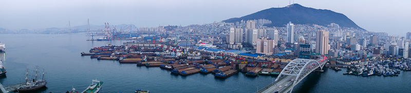 Korea-Busan-Department Store-Barbecue - Panorama number 1, not shot from a mountain, but a roof. Not sure what those barges are.