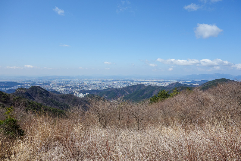 Korea-Gwangju-Hiking-Mudeungsan - So clear today. I was complaining about the rain, but its the reason for my excellent photos.