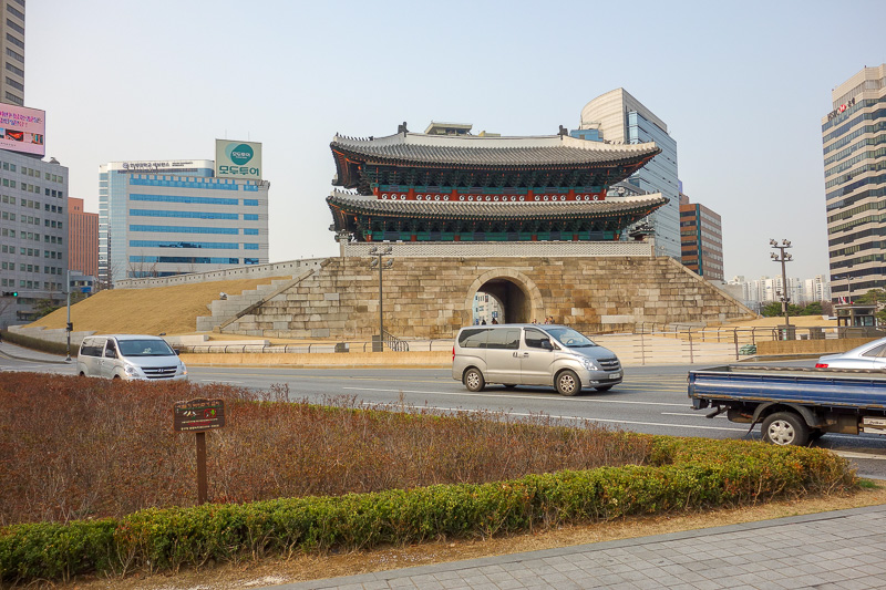 Korea again - Incheon - Daegu - Busan - Gwangju - Seoul - 2015 - The first of many gates and whatever today. This is the Seoul city gate, at the start of the main boulevarde that leads up to the main palace.
