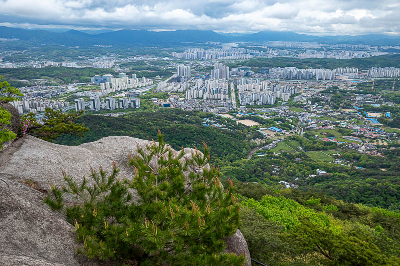 Korea-Seoul-Hiking-Buramsan - Maybe the best view of the day, so many to choose from.