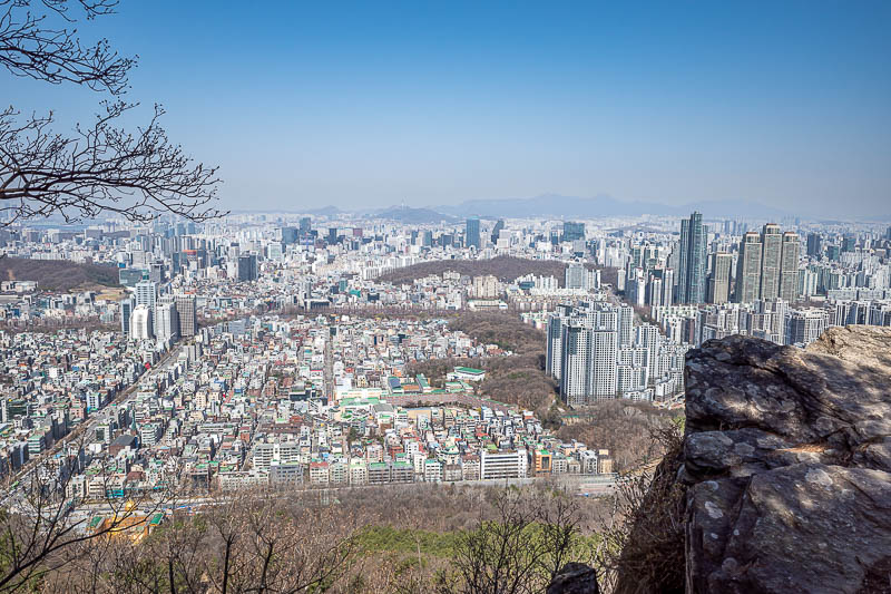 Korea-Seoul-Hiking-Guryongsan - It did not take too long for a decent view to appear. I was only going at half speed today on a short 5km journey.
