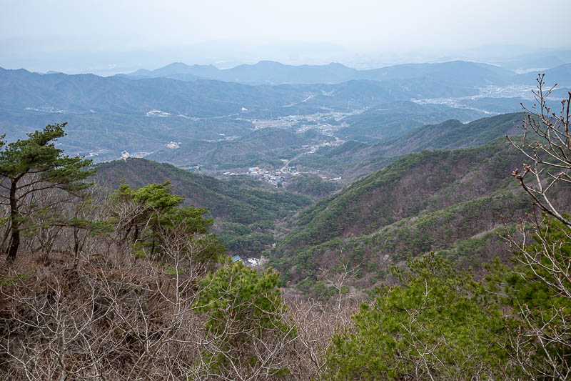 Korea-Daegu-Hiking-Palgongsan-Gatbawi - A view in a different direction.
