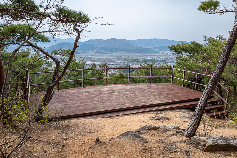 Korea-Gyeongju-Namsan-Hiking - OK, one more view, of the spot where you get the view from. Viewception.