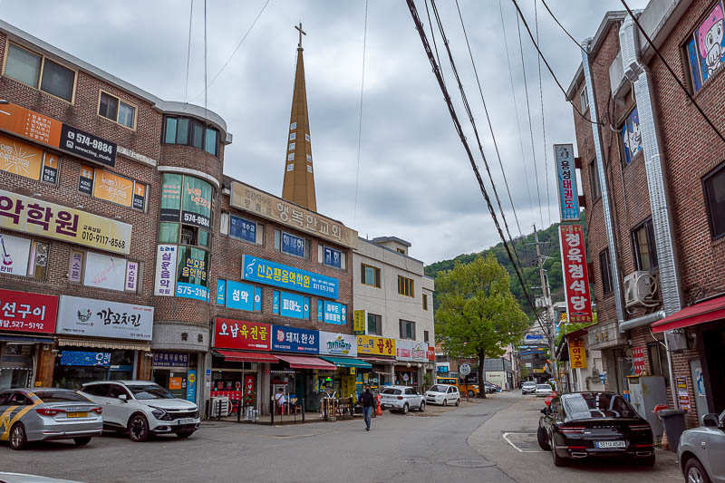 Korea-Seoul-Hiking-Cheolmasan - Below the reservoir and it is not farm land, but instead some busy streets with a lot of churches. That is all for now.