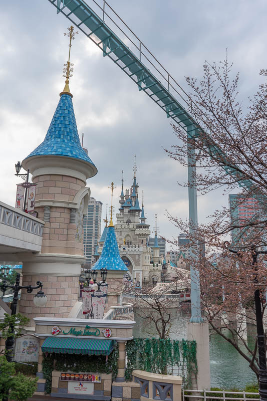 Korea-Seoul-Myeondong-Shopping - Near the Lotte tower is Lotte world theme park. You can walk all around it without paying money to go in, so I did that. There are a few cherry blosso