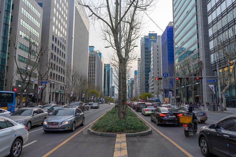 Korea-Seoul-Gangnam-Curry - Here is one of the main streets through Gangnam, that I have walked down before. It looks just like an Australian city.