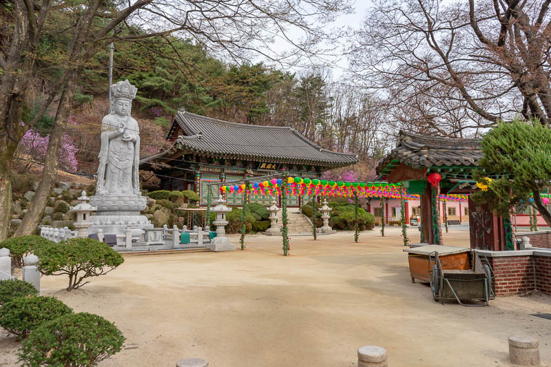 Korea - HK - China - KORKONG! - Todays hike has a temple at the start, called the something hermitage. It would not be the last hermitage today. What is a hermitage? Internet says, '
