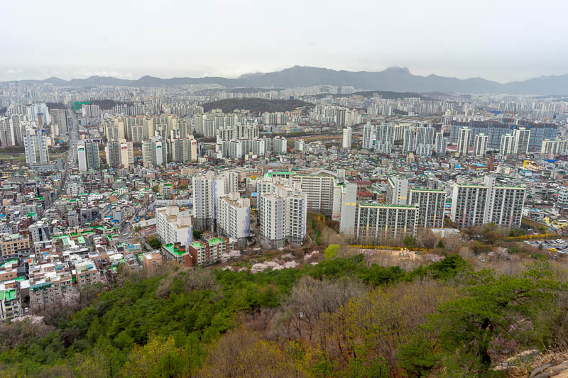 Korea-Seoul-Hiking-Yongmasan - Before too long a view opened up, as usual I have taken way too many shots of indistinguishable view.