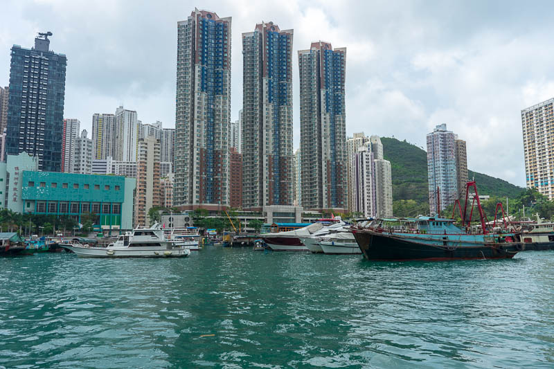 Korea - HK - China - KORKONG! - Now for some photos of Aberdeen port. They call it a typhoon shelter, for boats.