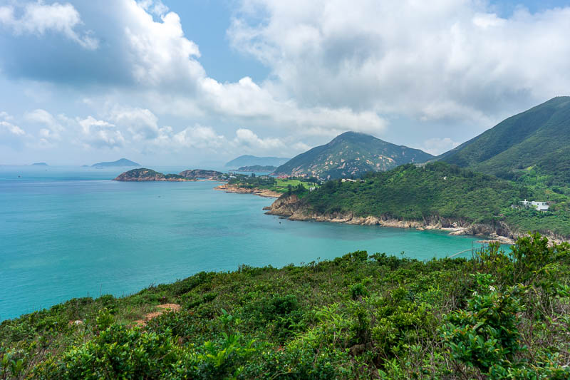 Hong Kong-Hiking-Dragons back - First, a bit more of the coast. You can see the same golf course as pictured earlier. I am standing on the 11th tee here, its a dog leg 7km to the fai