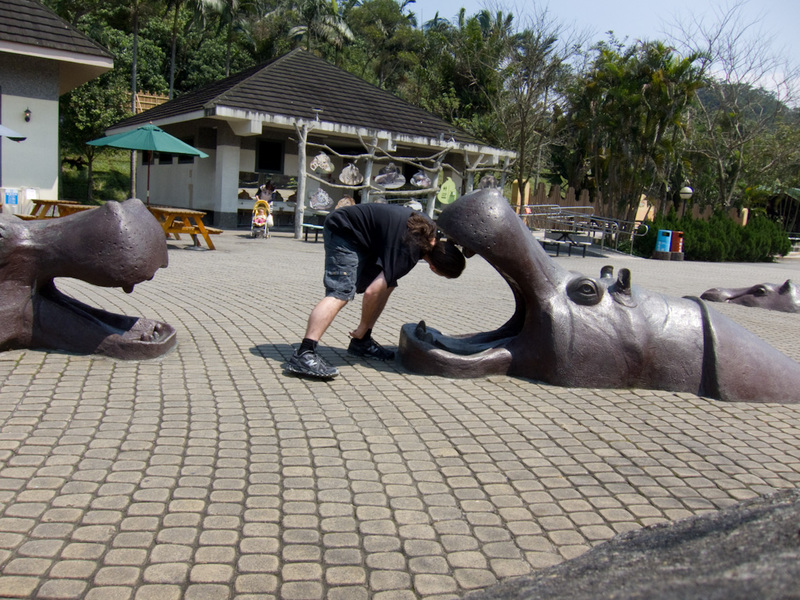 Taiwan-Taipei-Zoo-Hiking - My head inside the mouth of a hippo....